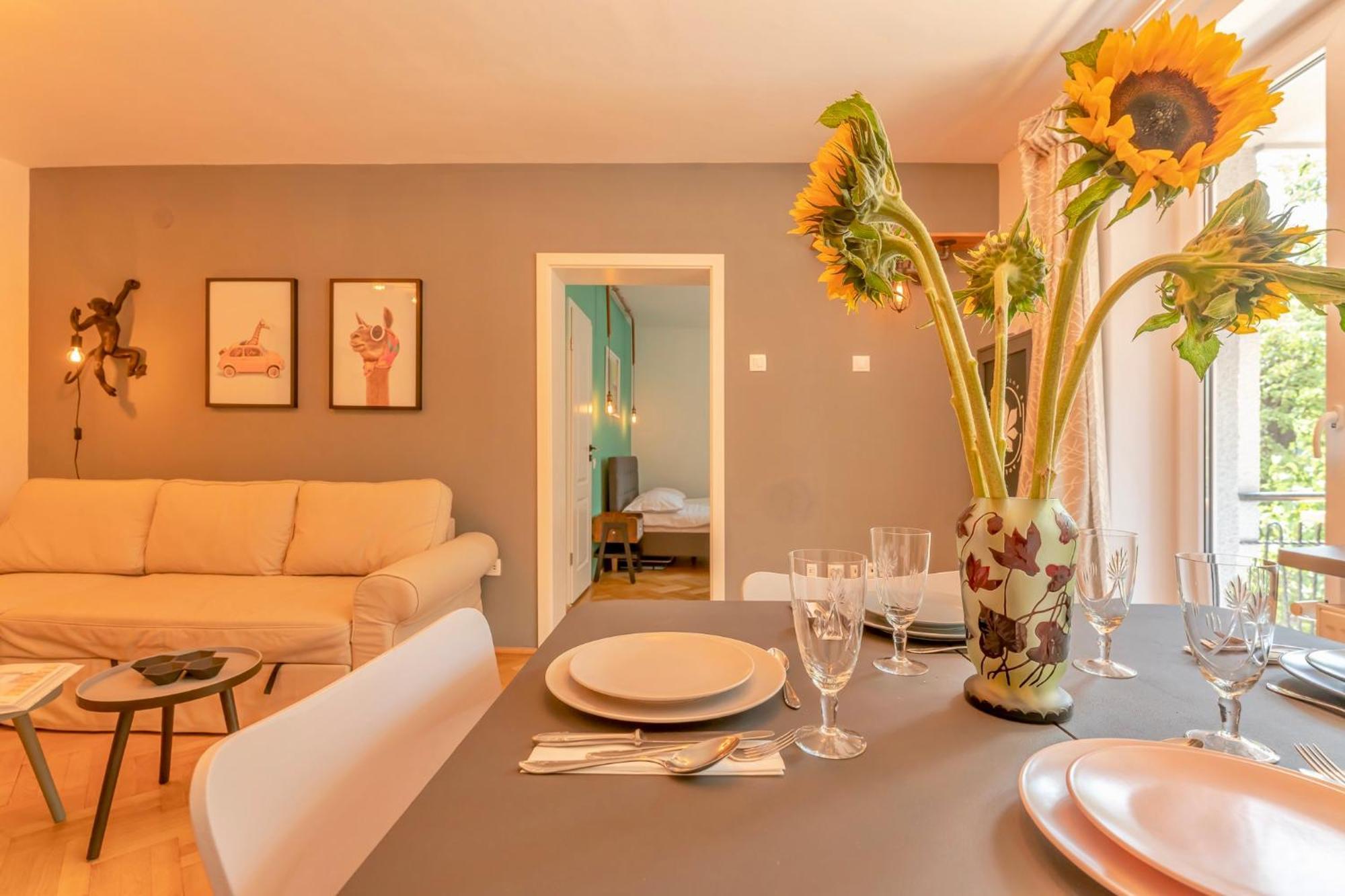 בראשוב Castanilor 6 - Hip Industrial Apartment Close To City Centre מראה חיצוני תמונה