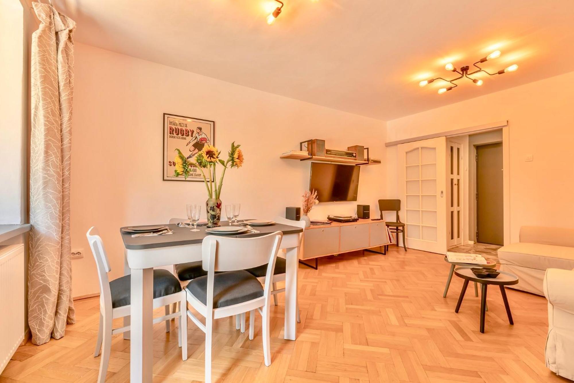בראשוב Castanilor 6 - Hip Industrial Apartment Close To City Centre מראה חיצוני תמונה