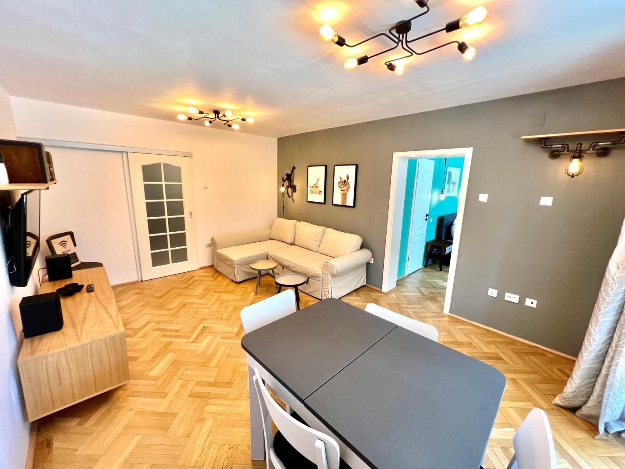 בראשוב Castanilor 6 - Hip Industrial Apartment Close To City Centre מראה חיצוני תמונה